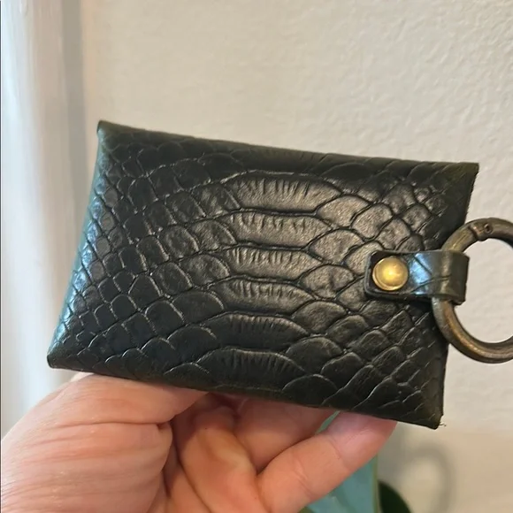 Black Textured Leather Wallet with Flap Closure - Picture 5 of 7